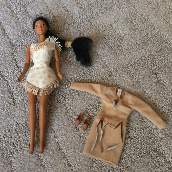 Pocahontas doll - Picture 3 of 12